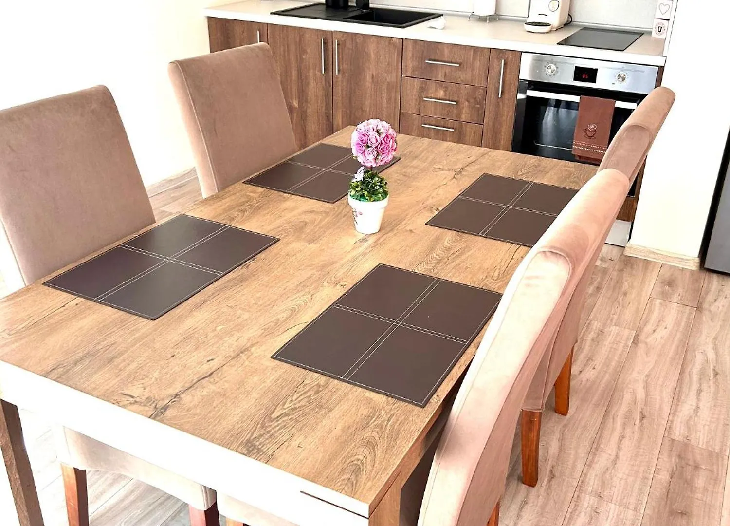 Апартамент Франческа Varna Apartment